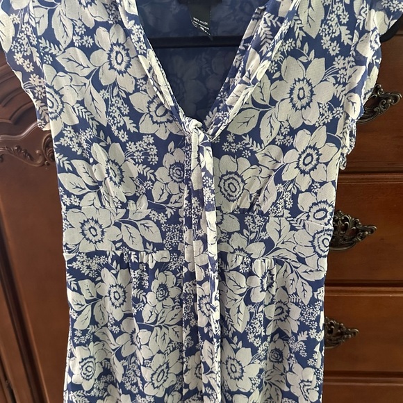 Floral Blue and White Women's Top - Picture 5 of 10
